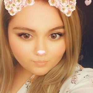 Meet your Posher, Alejandra